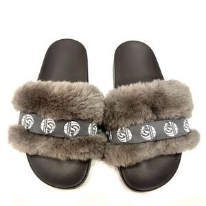 Australia Luxe Collective cozy fluffy slippers slides XS 4-5